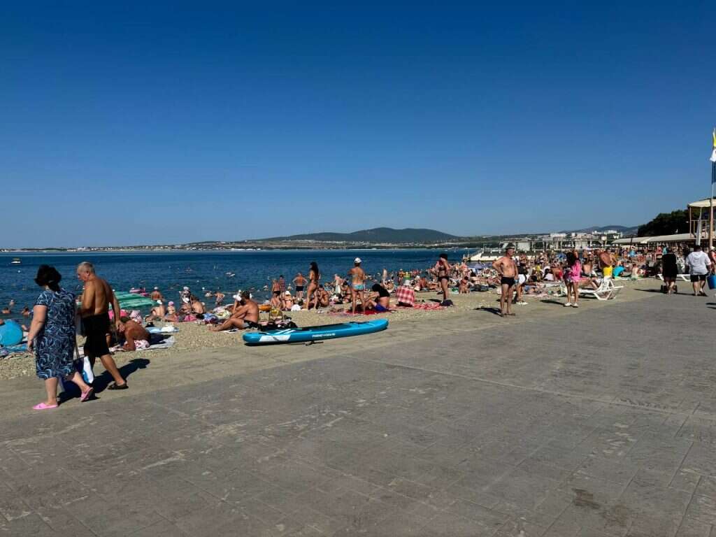 пляж море Геленджик