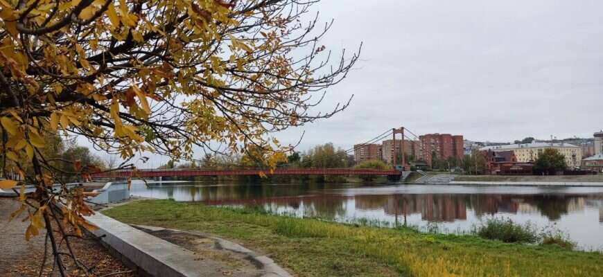 город набережная подвесной мост
