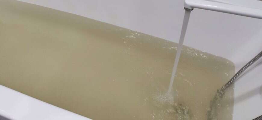 вода грязная ванна