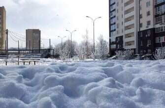 дом снег сугробы