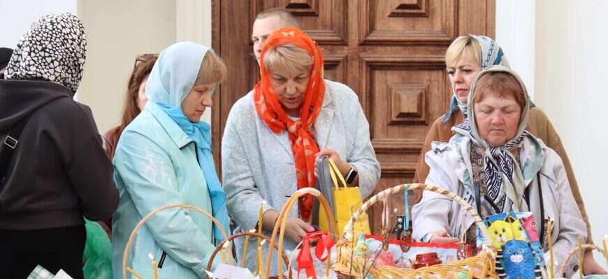 церковь Пасха пенсионеры