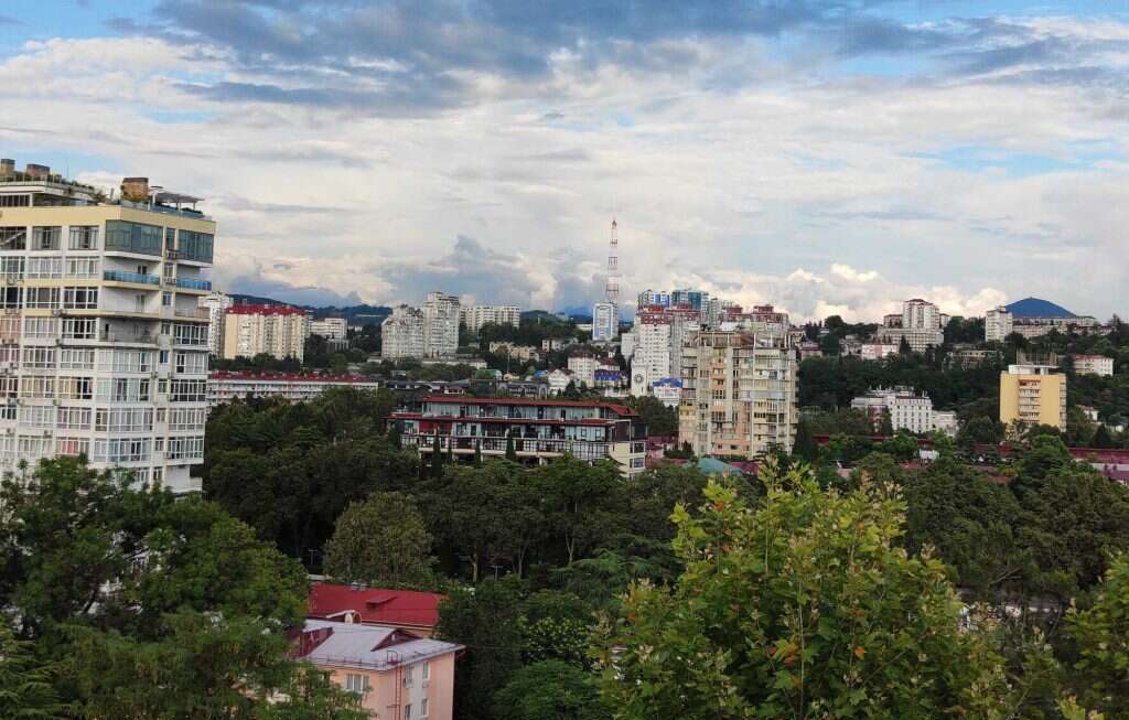 дома облака небо горы Сочи