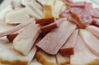 нарезка колбаса кальмар грудинка