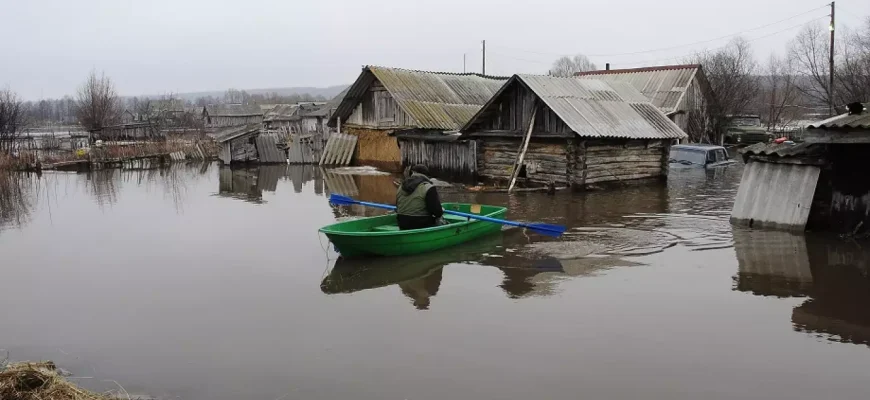 паводок лодка