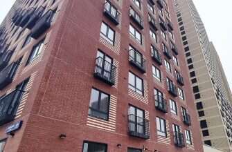 дом французские балконы