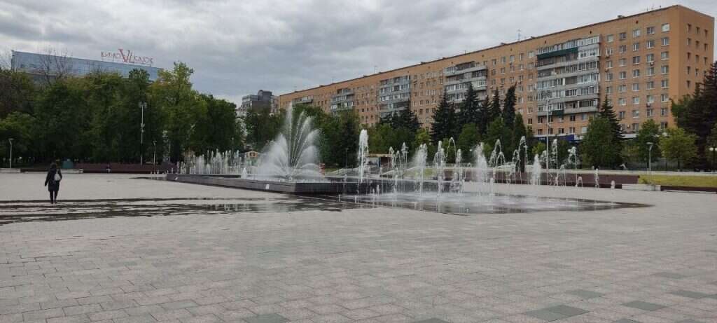 Фонтан работает май