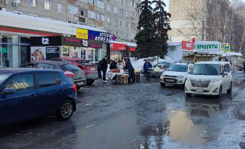 стихийная торговля рынок в Арбеково