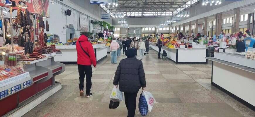 Центральный рынок внутри крытого рынка