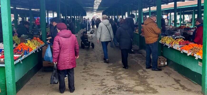 Центральный рынок зеленый торговые ряды пенсионер