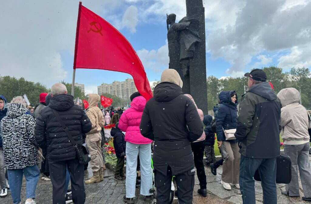 День Победы памятник возложение венков
