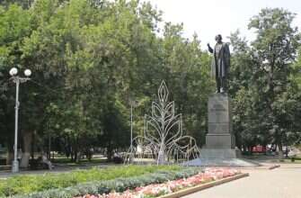 лето памятник белинскому