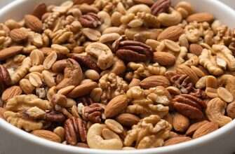 орехи на тарелке