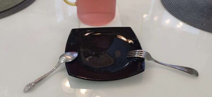 завтрак ложка тарелка вилка