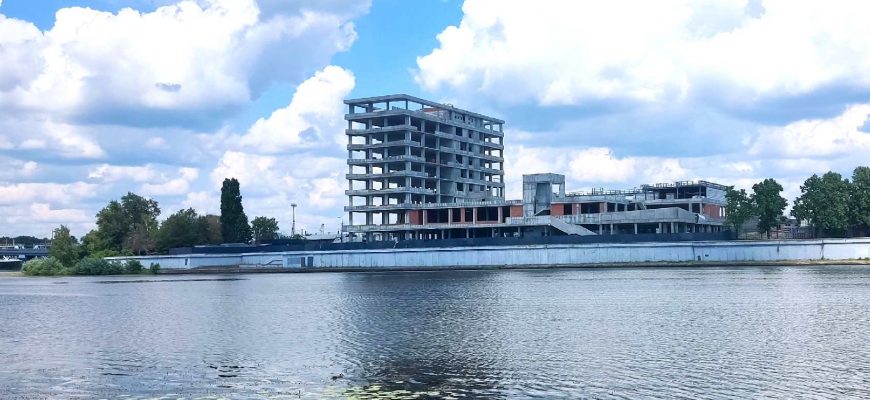 Гостиница новая у Ростка на набережной строительство