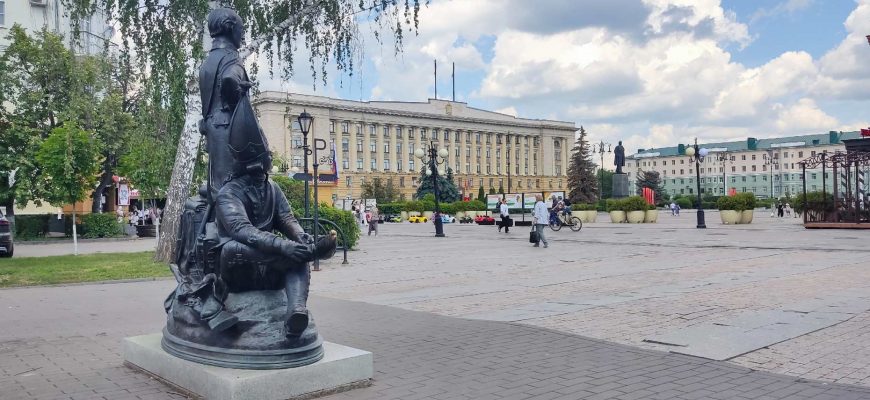 Правительство Пензенской области памятник пензяку толстопятому
