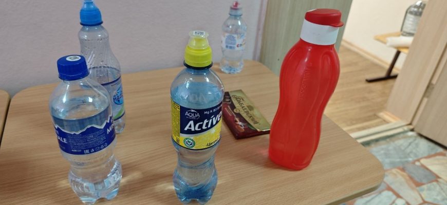 вода бутылка