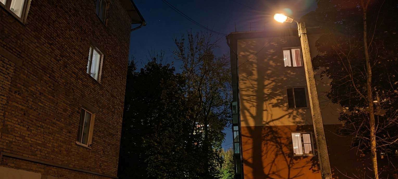 дом ночь фонарь