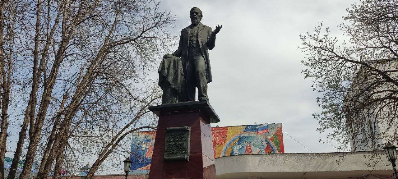 Памятник Ключевскому